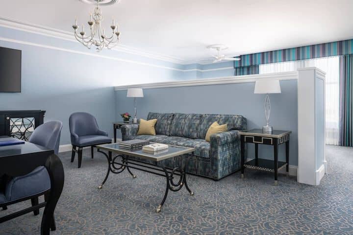 Room 8 of 95